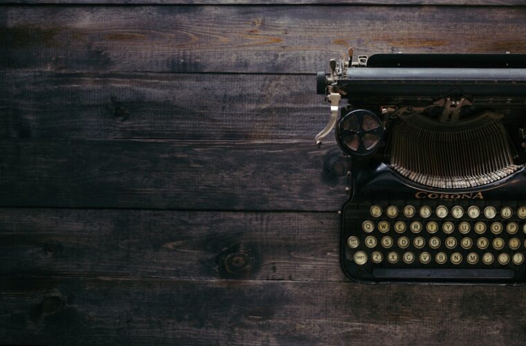 Vintage typewriter representing the Barry B. Longyear interview about science fiction and writing